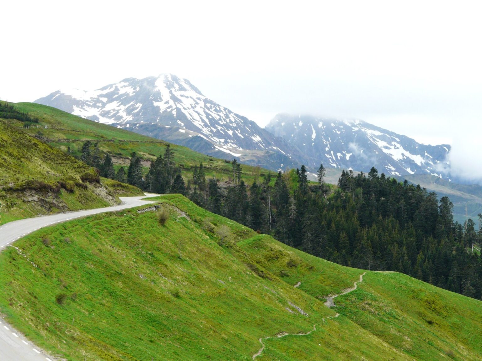 col de peyresourde pyrenees